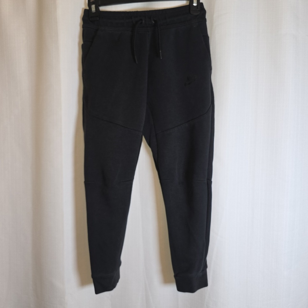 Nike Tech Fleece Joggers Boys Size Medium  Black Sweatpants